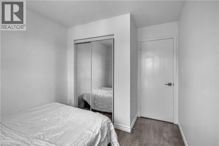 Photo 23 at D - 52 Harris Avenue, North Park / Wood St., Brantford
