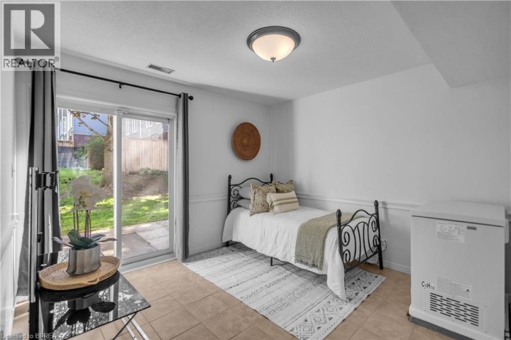 Photo 28 at D - 52 Harris Avenue, North Park / Wood St., Brantford