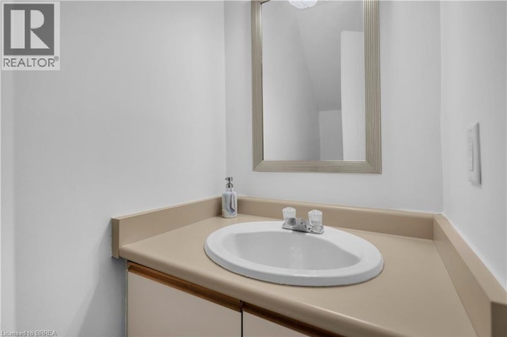 Photo 30 at D - 52 Harris Avenue, North Park / Wood St., Brantford
