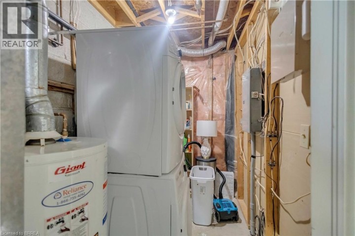 Photo 31 at D - 52 Harris Avenue, North Park / Wood St., Brantford