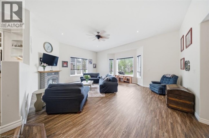 Photo 9 at 5 Echo Villa Avenue, Echo Place, Brantford