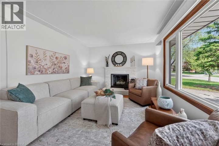 Photo 3 at 15 Tranquility Street, Fairview / Greenbrier, Brantford