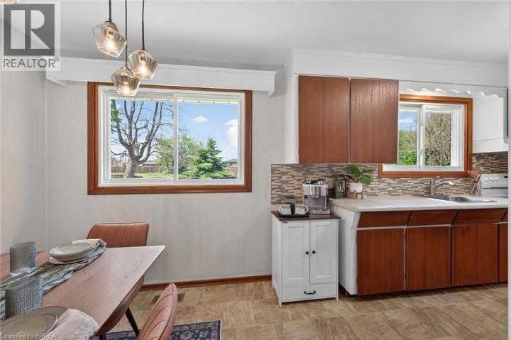 Photo 9 at 15 Tranquility Street, Fairview / Greenbrier, Brantford