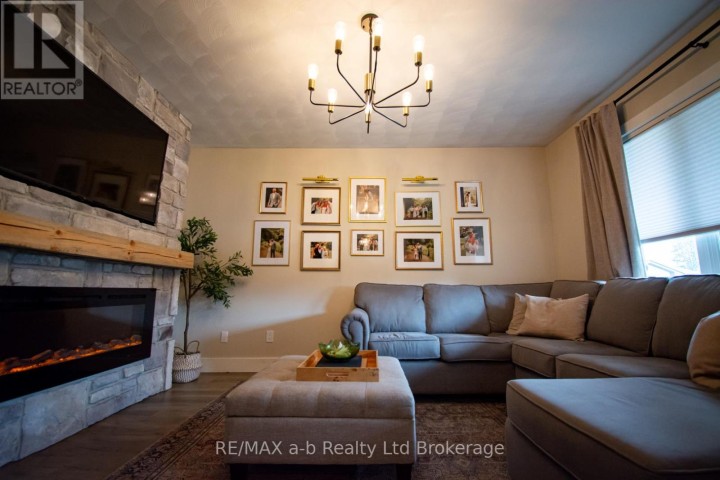 Photo 8 at 3 Belfast Circle, Tillsonburg