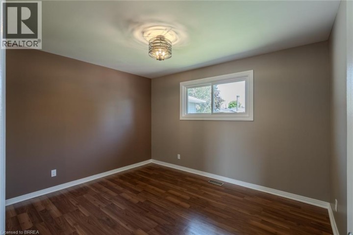 Photo 19 at 26 Centennial Drive, Brier Park, Brantford