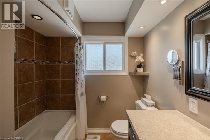 Photo 25 at 26 Centennial Drive, Brier Park, Brantford