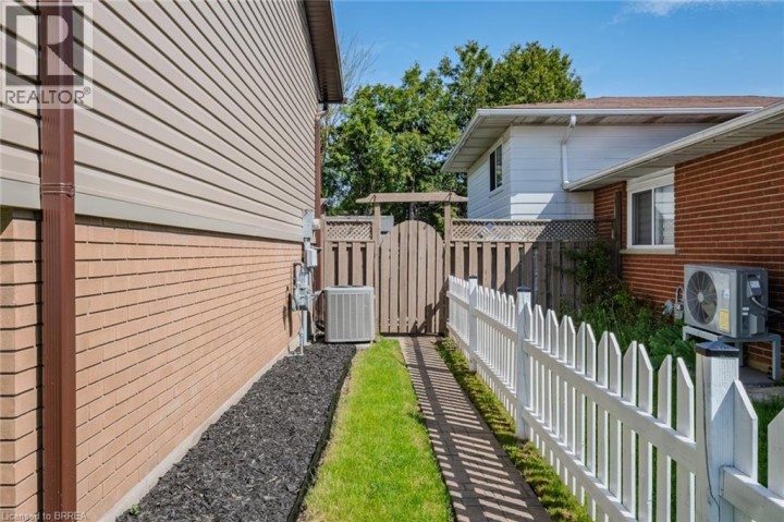 Photo 37 at 26 Centennial Drive, Brier Park, Brantford