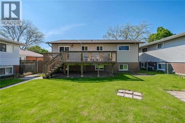 Photo 40 at 26 Centennial Drive, Brier Park, Brantford