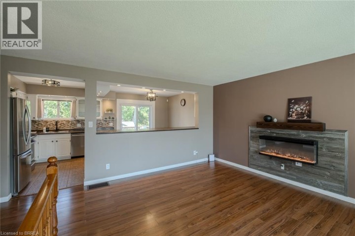 Photo 9 at 26 Centennial Drive, Brier Park, Brantford