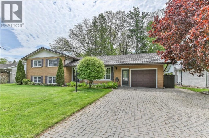 Photo 2 at 4 Highland Drive, Tillsonburg