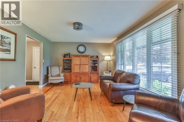 Photo 6 at 4 Highland Drive, Tillsonburg