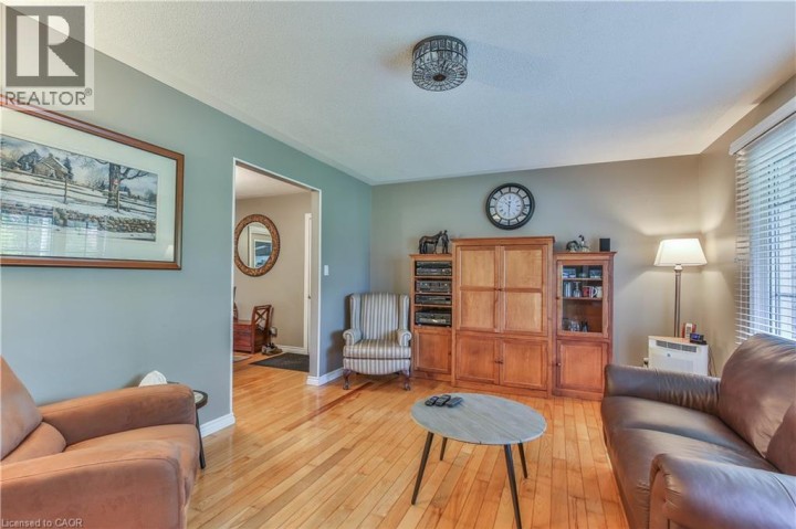 Photo 7 at 4 Highland Drive, Tillsonburg