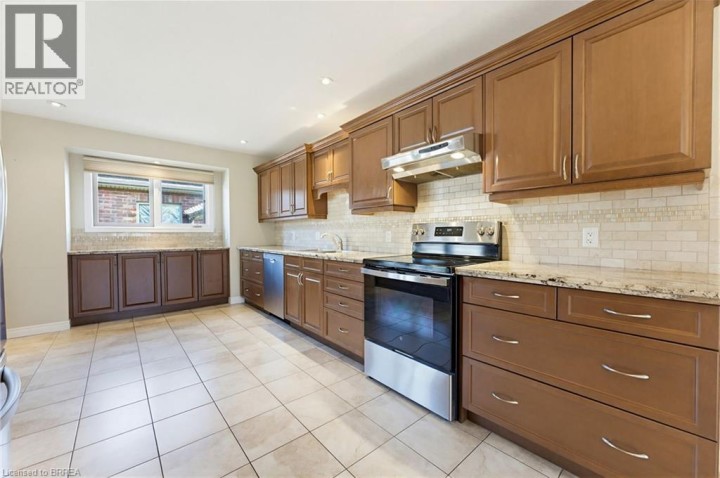 Photo 10 at 6 General Street, Mission Estates, Brantford