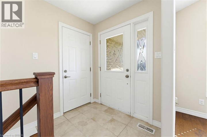 Photo 4 at 6 General Street, Mission Estates, Brantford