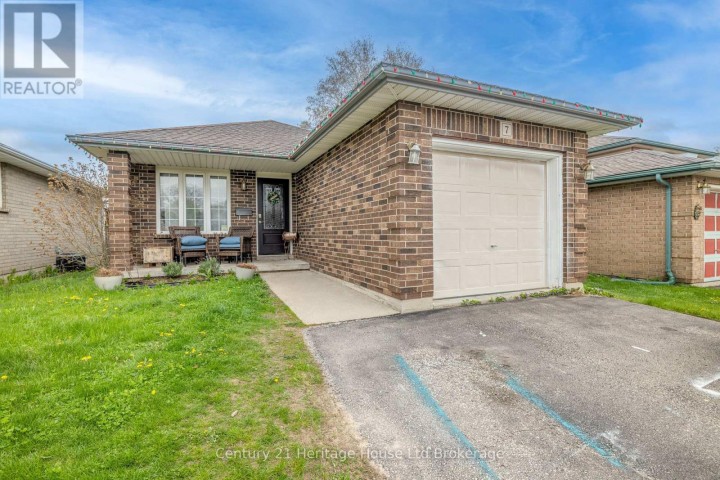 Photo 1 at 7 Kara Lane, Tillsonburg