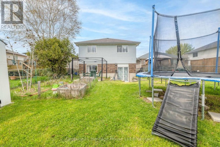 Photo 19 at 7 Kara Lane, Tillsonburg