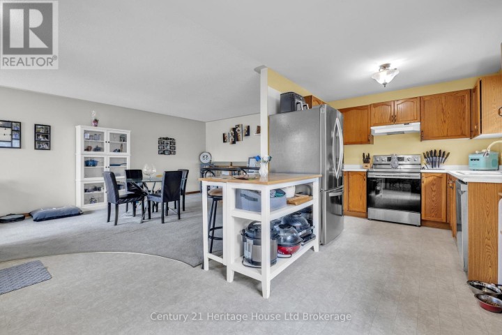 Photo 5 at 7 Kara Lane, Tillsonburg