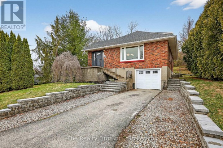 Photo 2 at 105 E King Street, Ingersoll - South, Ingersoll