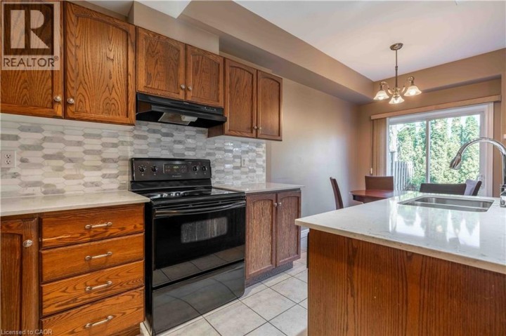 Photo 12 at 26 - 232 Stonehenge Drive, Meadowlands, Ancaster