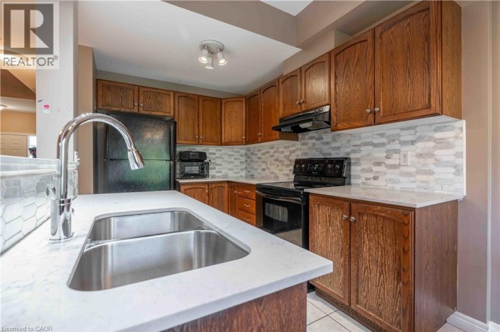 Photo 14 at 26 - 232 Stonehenge Drive, Meadowlands, Ancaster
