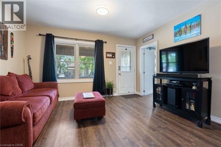 Photo 3 at 51 Aberdeen Avenue, Eagle Place East, Brantford