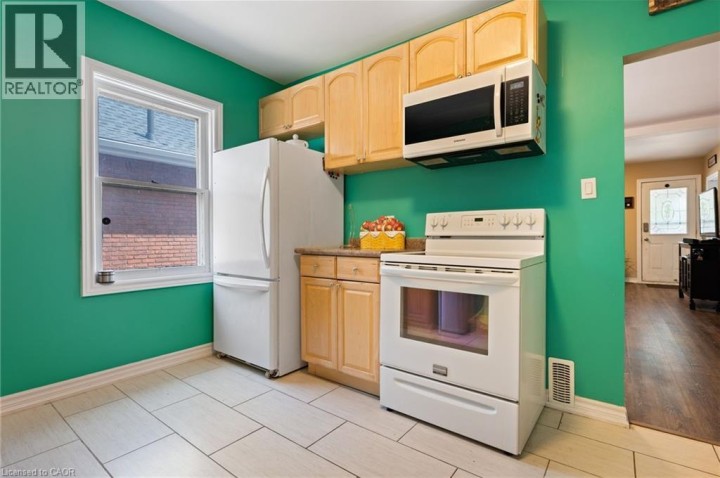 Photo 7 at 51 Aberdeen Avenue, Eagle Place East, Brantford