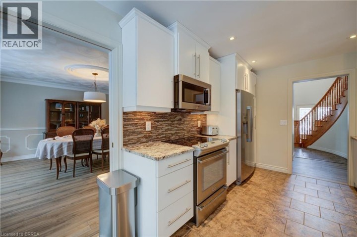 Photo 11 at 9 Scarfe Gardens, Ava Rd, Brantford