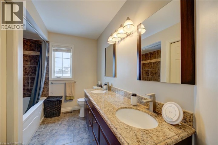 Photo 28 at 9 Scarfe Gardens, Ava Rd, Brantford