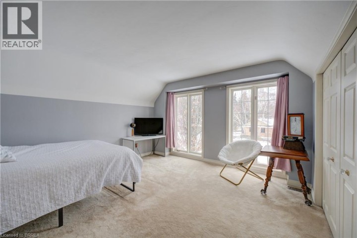 Photo 24 at 9 Scarfe Gardens, Ava Rd, Brantford