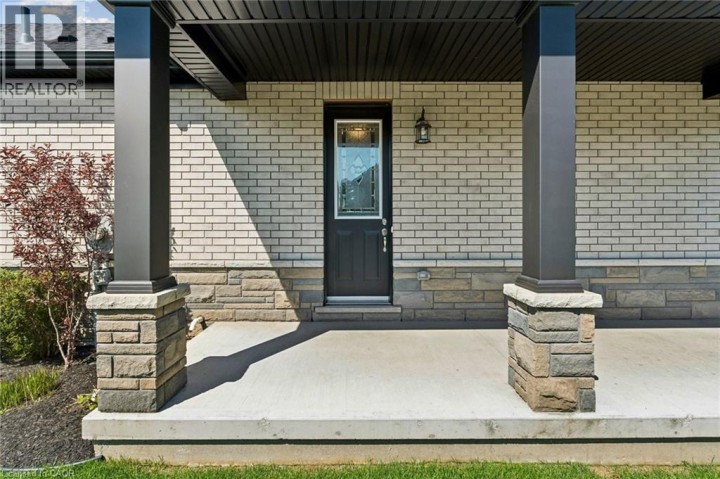 Photo 5 at 31 Seaton Crescent, Tillsonburg
