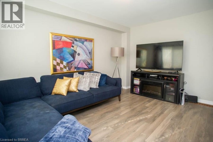 Photo 8 at 153 English Lane, Empire South, Brantford