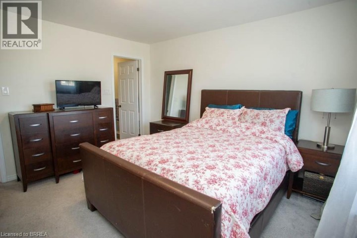 Photo 19 at 153 English Lane, Empire South, Brantford