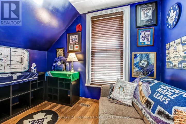 Photo 11 at 84 East Park Drive, Woodstock - South, Woodstock