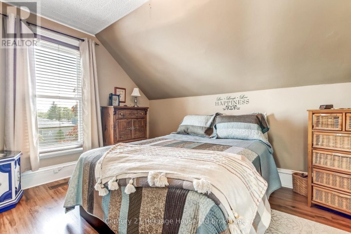Photo 12 at 84 East Park Drive, Woodstock - South, Woodstock