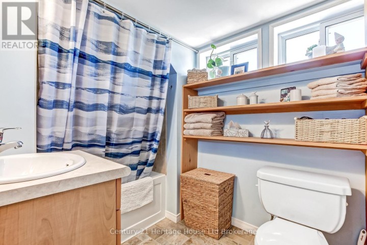 Photo 13 at 84 East Park Drive, Woodstock - South, Woodstock