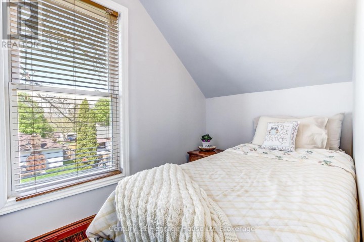 Photo 14 at 84 East Park Drive, Woodstock - South, Woodstock