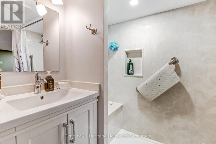 Photo 19 at 84 East Park Drive, Woodstock - South, Woodstock