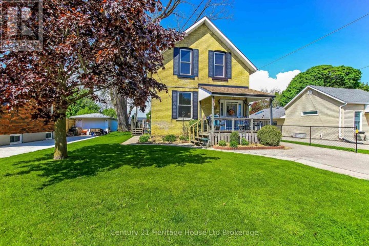 Photo 2 at 84 East Park Drive, Woodstock - South, Woodstock