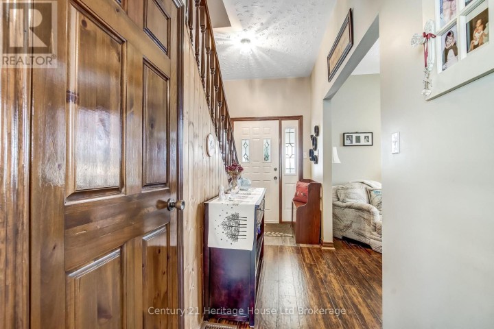 Photo 3 at 84 East Park Drive, Woodstock - South, Woodstock