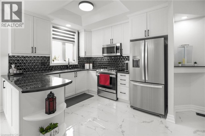 Photo 10 at 16 - 876 Golf Links Road, Meadowlands, Ancaster