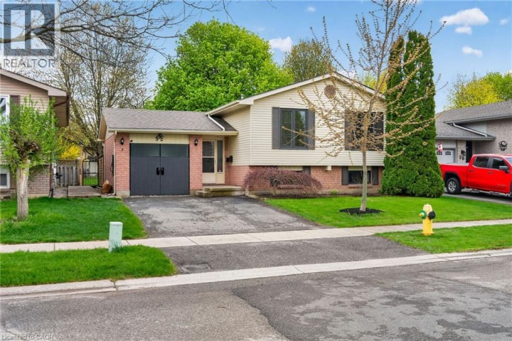 Photo 1 at 52 Latzer Crescent, Myrtleville South, Brantford