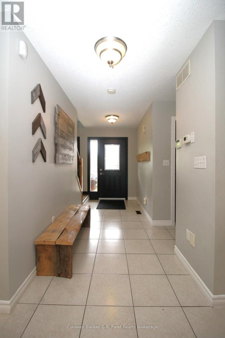 Photo 2 at 4 Langrell Avenue, Tillsonburg