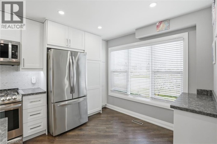 Photo 6 at 371 Brantwood Park Road, Lynden Hills, Brantford