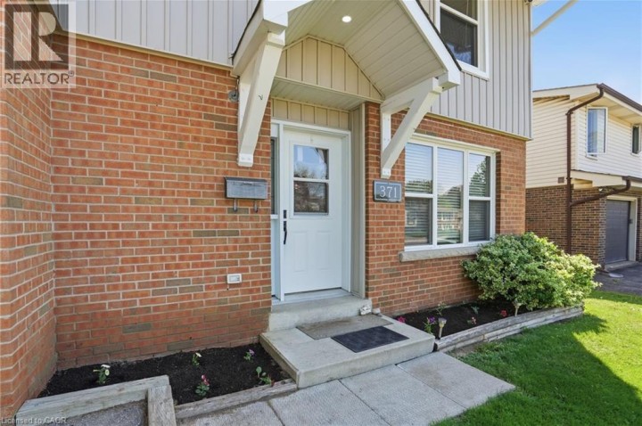 Photo 4 at 371 Brantwood Park Road, Lynden Hills, Brantford