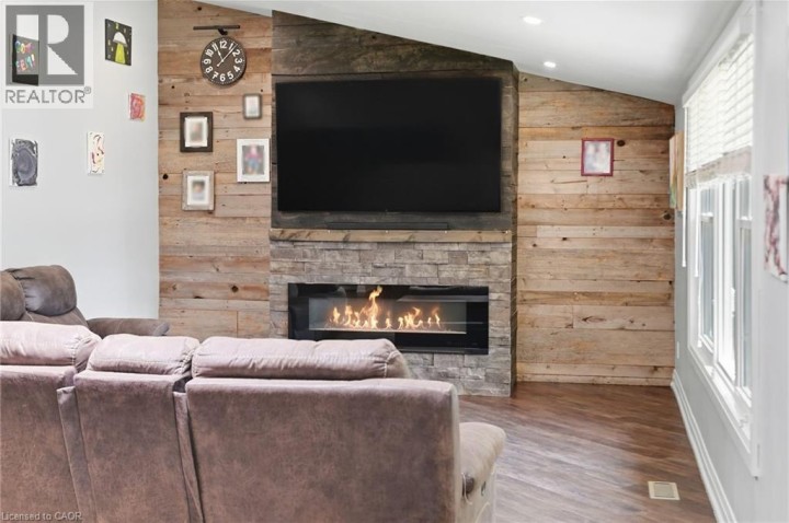 Photo 14 at 371 Brantwood Park Road, Lynden Hills, Brantford