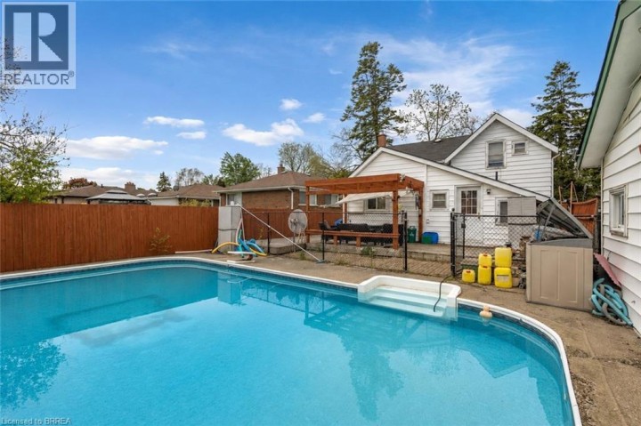 Photo 15 at 35 James Avenue, Echo Place, Brantford