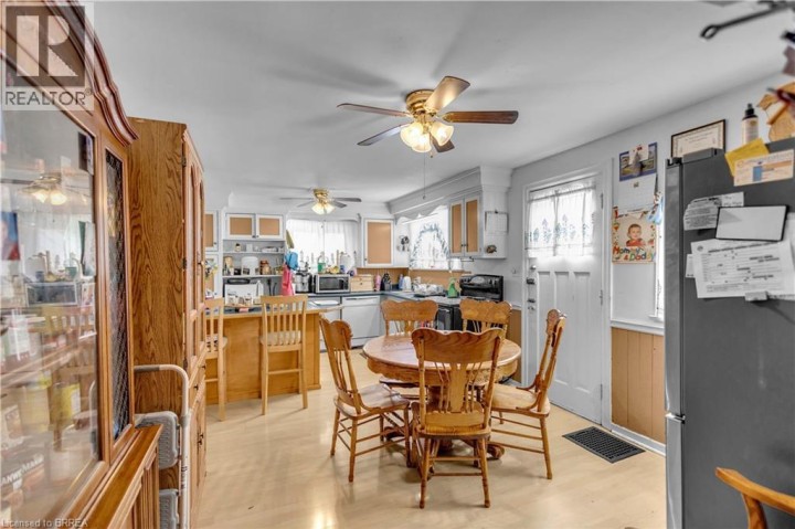 Photo 3 at 35 James Avenue, Echo Place, Brantford
