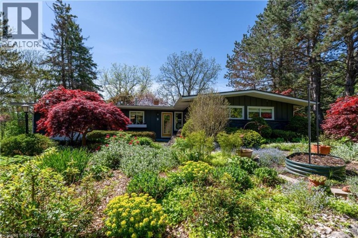Photo 3 at 9 Summerhayes Crescent, Wyndham Hills, Brantford