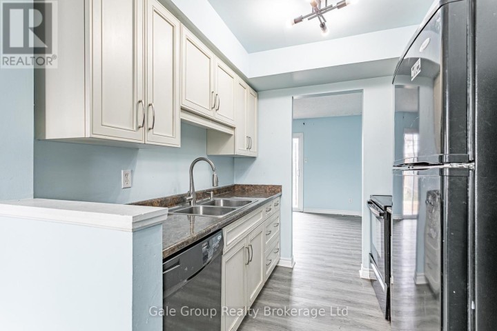 Photo 8 at 7 - 39 Blandford Street, Woodstock - North, Woodstock