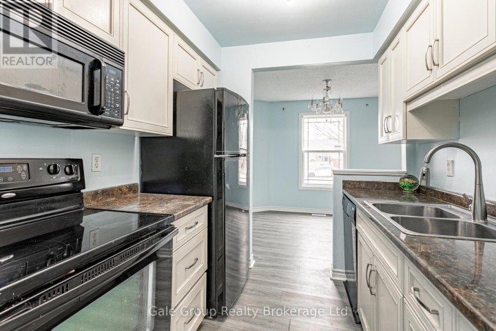 Photo 9 at 7 - 39 Blandford Street, Woodstock - North, Woodstock